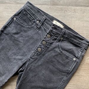 Madewell 10”high rise skinny jeans in charcoal wash, button up, size 27 petite